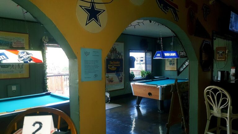 Papa Joe’s Hideaway