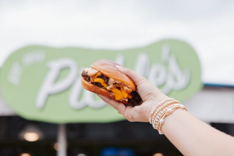 Pickle’s Burger & Shake