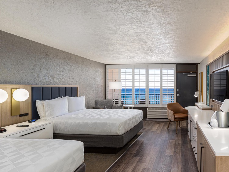 Guest room with ocean view at Holiday Inn Resort Panama City Beach