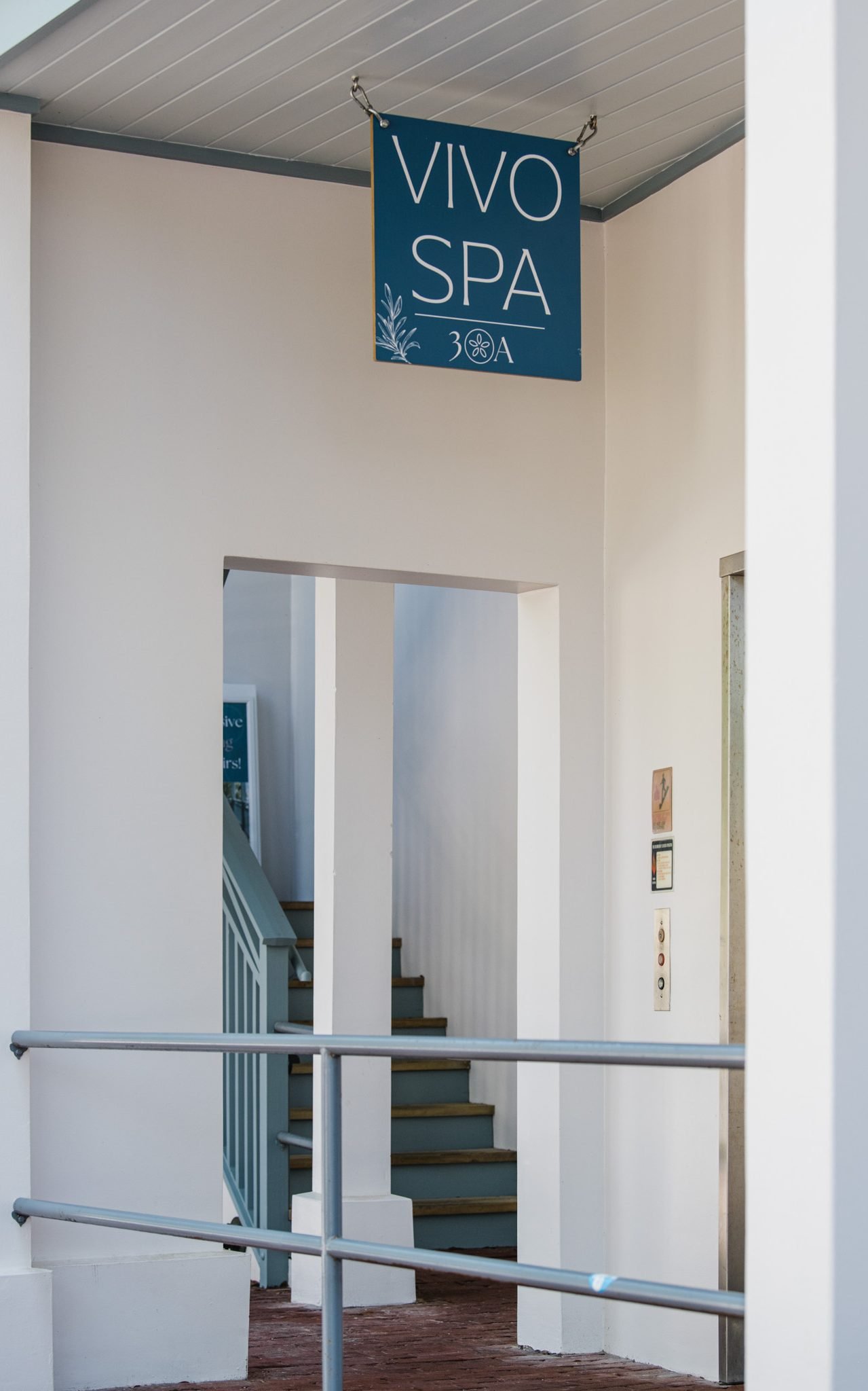 Vivo Spa & Salon storefront on Georgetown Avenue in Rosemary Beach