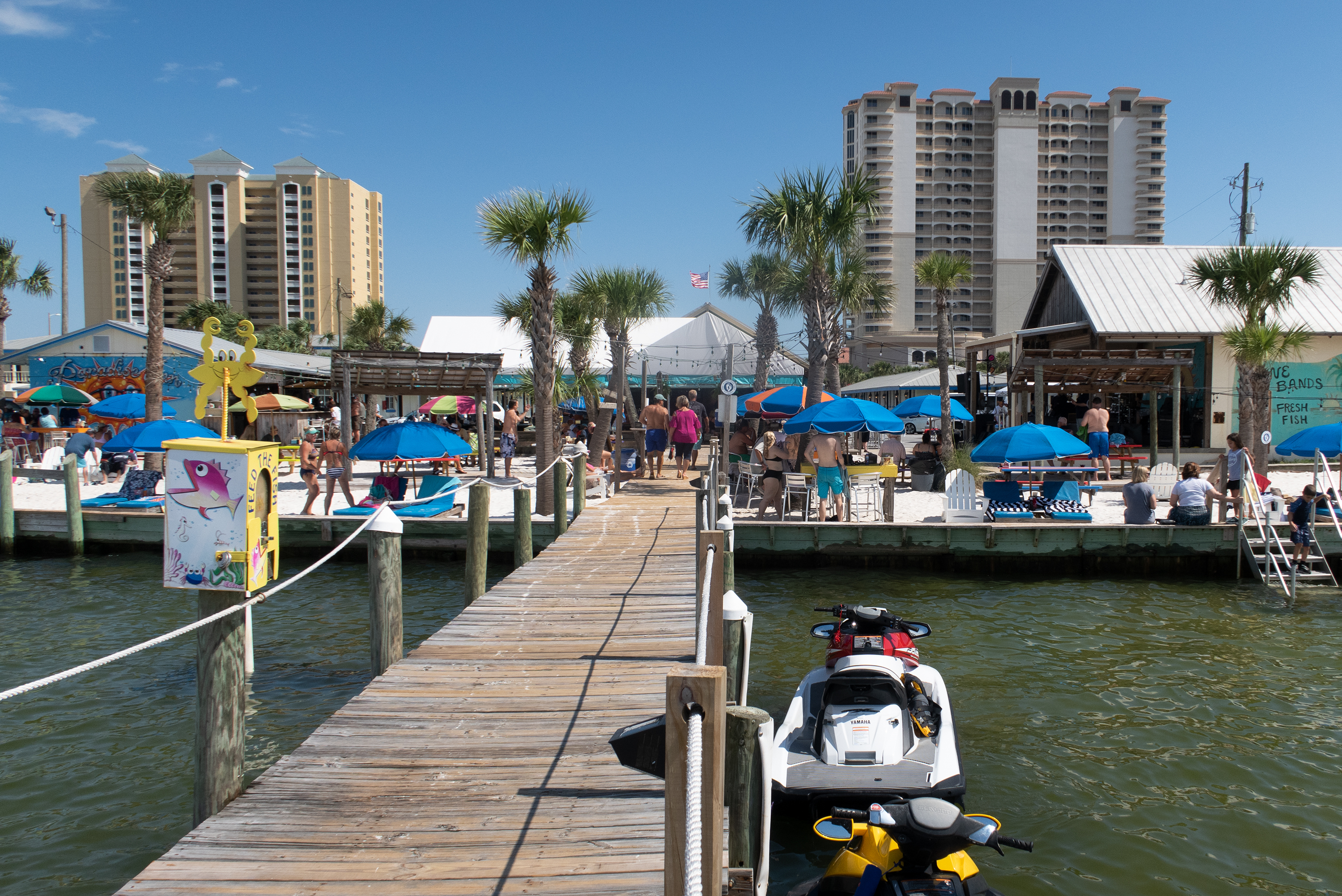 Beach view photo from the Paradise Bar and Grill website