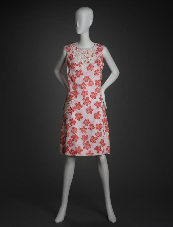Vintage 1965 Lilly Pulitzer printed shift dress displayed on a mannequin