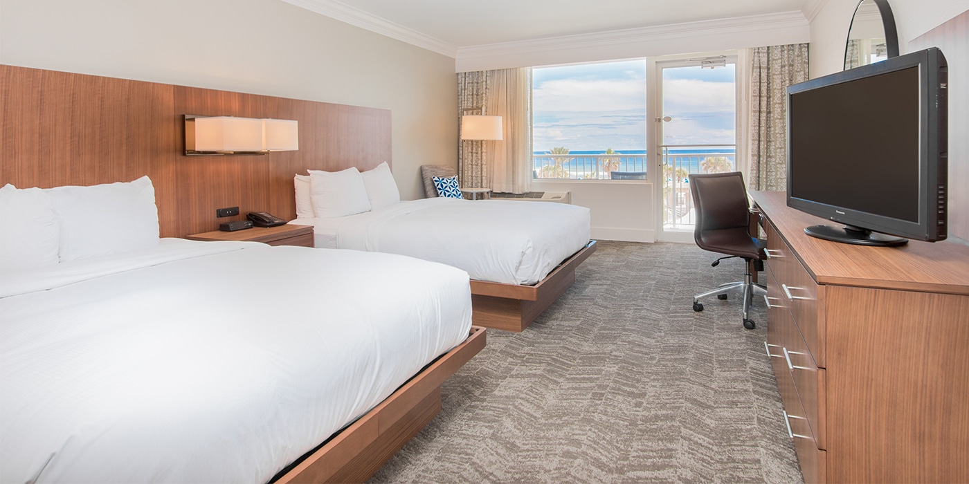 Double Queen Deluxe View guest room at Hilton Pensacola Beach