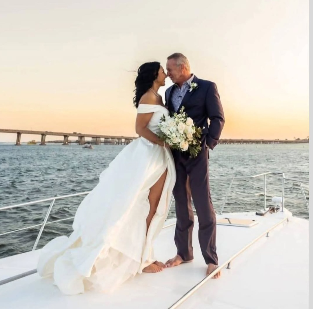 Wedding aboard a yacht in Destin, Florida