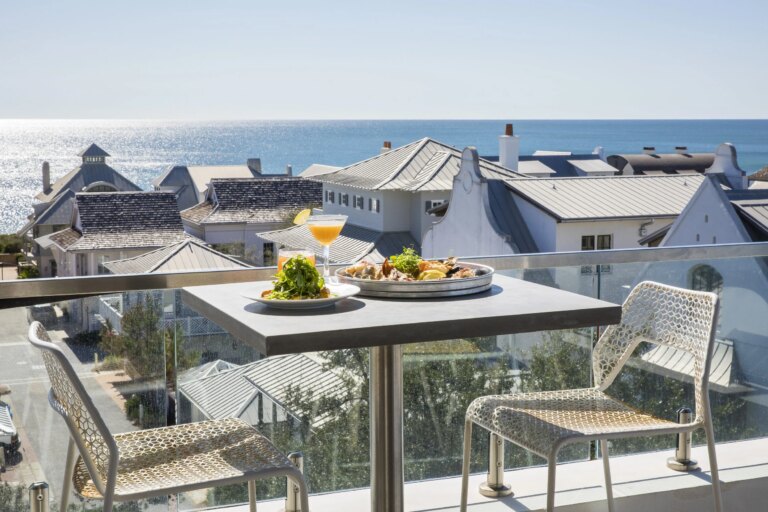 Pescado Seafood Grill & Rooftop Bar