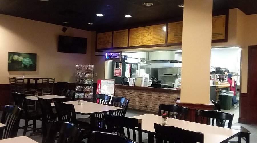 Pizza served at Santino's Pizza & Grinders in Gulf Breeze