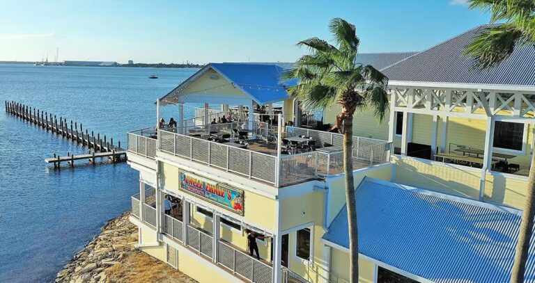 Uncle Ernie’s Bayfront Grill & Brew House