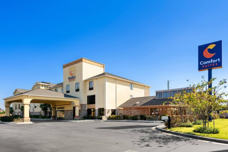 Comfort Suites Panama City near Tyndall AFB