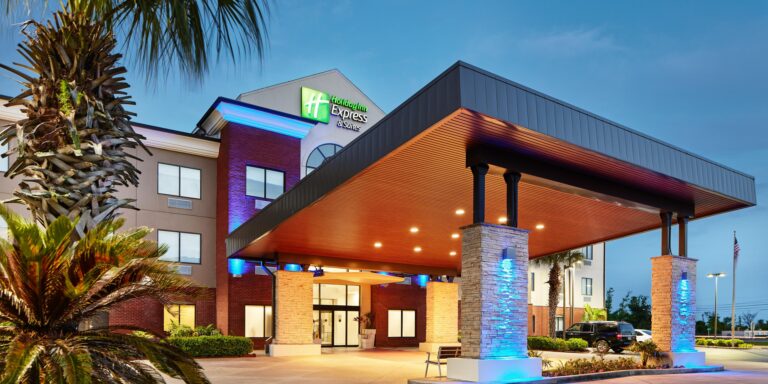 Holiday Inn Express & Suites Panama City-Tyndall