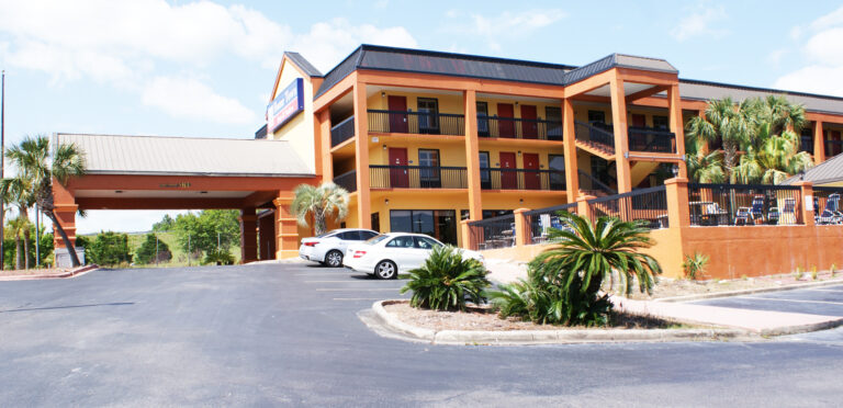 Home Town Inn & Suites